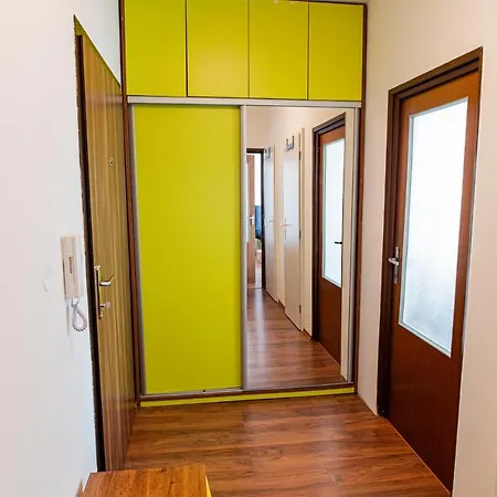Apartment 1 Km From Center *